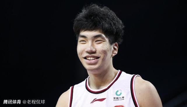 本赛季博尼法斯代表勒沃库森目前出场20次，打进14球并送出6次助攻。